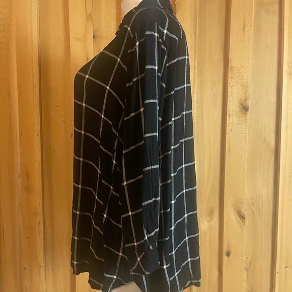 AVA & VIV Women’s Plus Size Button Down Shirt Size 4X - Picture 3 of 4